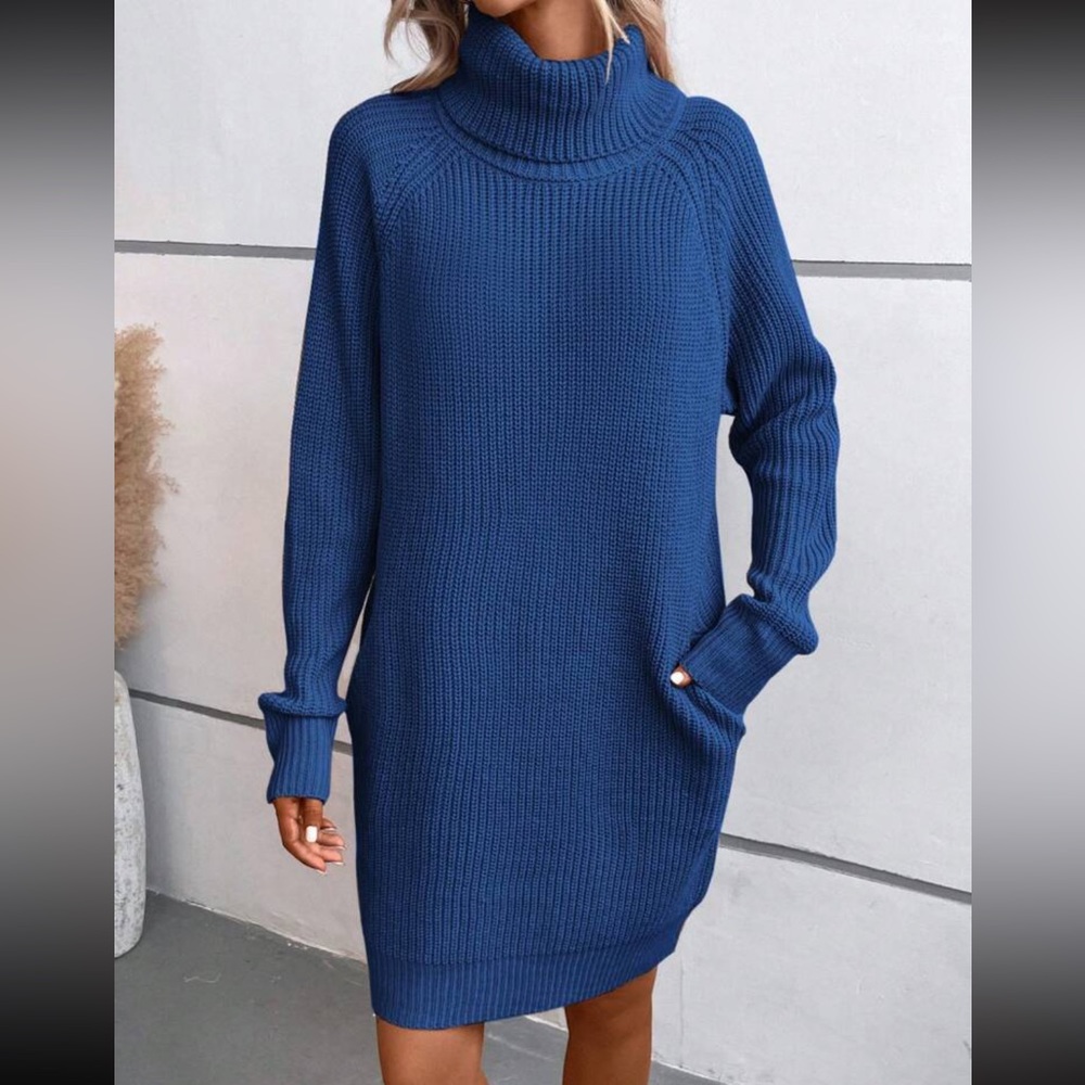 Cozy turtleneck sweater dress - Picture 6 of 7